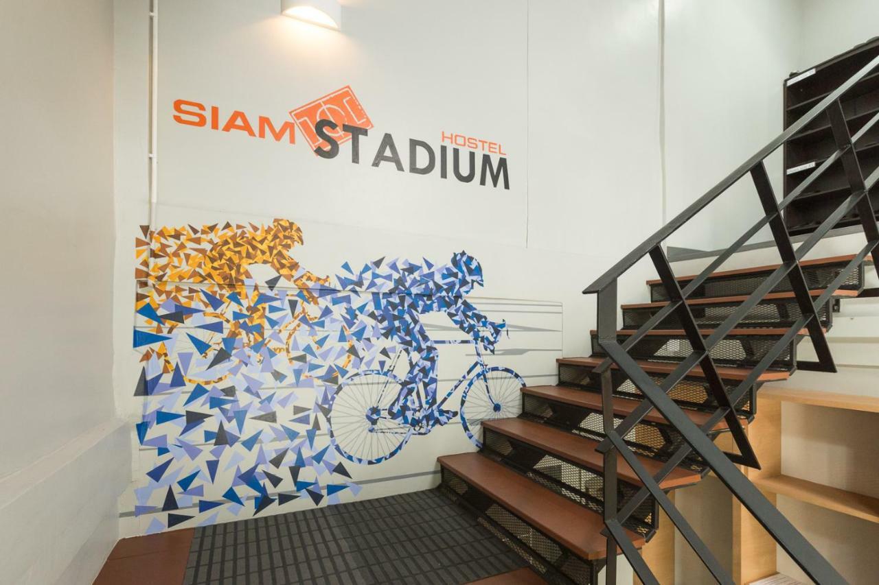 Siam Stadium Hostel Banguecoque Exterior foto